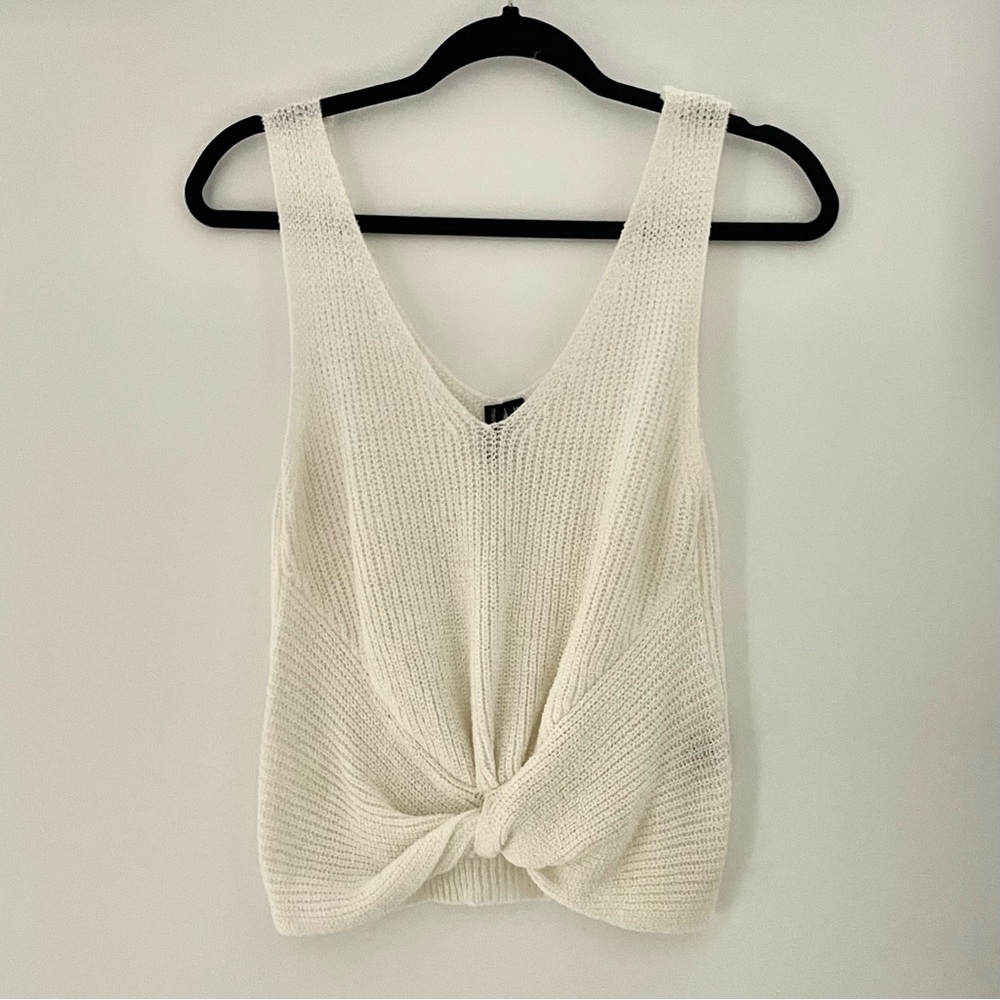 Elegant Moon & Madison White Knit Women's Top